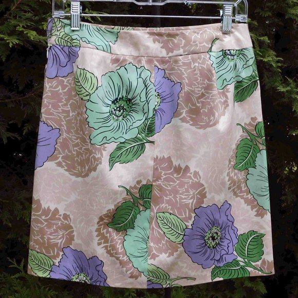 The Loft Pleated Front Stretchy Floral Skirt - Picture 2 of 3